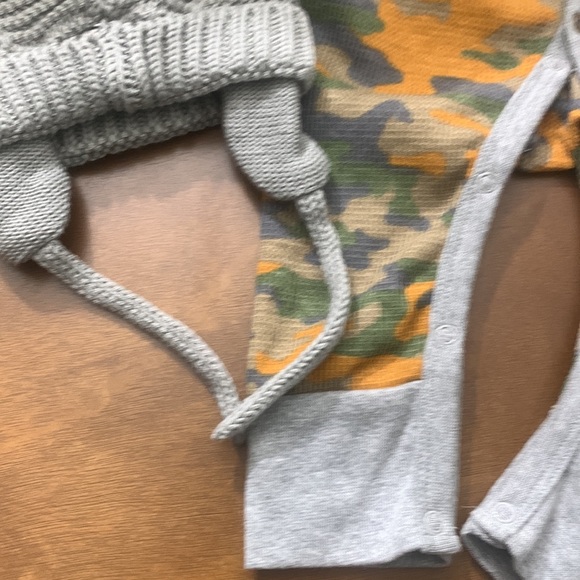 7 for All Mankind camouflage print onesie, 3/6M - Picture 5 of 5
